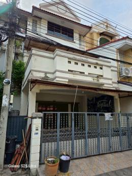 ขายทาวน์โฮม 3 ชั้น เนื้อที่ 27.5 ตร.ว.บุญโต ปาร์ควิลล์  ซ.รัตนาธิเบศร์ 17 ห่างจากรถไฟฟ้า MRT สายสีม่วง  เมือง  จังหวัดนนทบุรี
