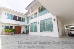 ขายบ้านเดี่ยวหรูหรา หมู่บ้านปรีชาสุวินทวงศ์ ตกแต่งสไตล์ Luxury สร้างเอง พื้นที่เยอะ ฟังก์ชันครบ