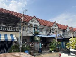 ทาวน์เฮาส์กล่อมพิรุณ 2ชั้น บ้านอยู่ตรงข้ามลานอเนกประสงค์  ทำเลดี ราคาโดน