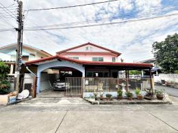 บ้านเดี่ยว 2 ชั้น หมู่บ้านอินทรารักษ์ 2  ซอยนวมินทร์ 75 บึงกุ่ม กรุงเทพฯ (หลังมุม)