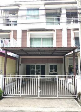 ให้เช่าทาวน์โฮม 3 ชั้น กลอรี่เฮาส์ โพธิ์แก้ว3 ลาดพร้าว101 ใกล้รถไฟฟ้าสายสีเหลือง และห้างThe mall บางกะปิ