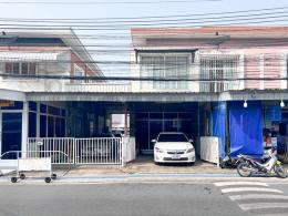 ทาวน์เฮ้าส์ 2 ชั้น หมู่บ้าน รัตนาธิเบศร์ ถนนเมน ติด MRT ตลาดบางใหญ่ ทำเลค้าขาย